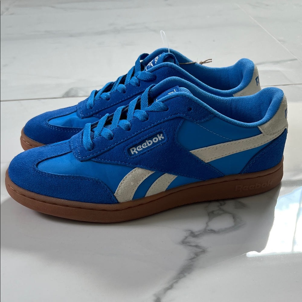 NWT Reebok Forte Lounger Royal Blue and White Velvet Sneakers size 7